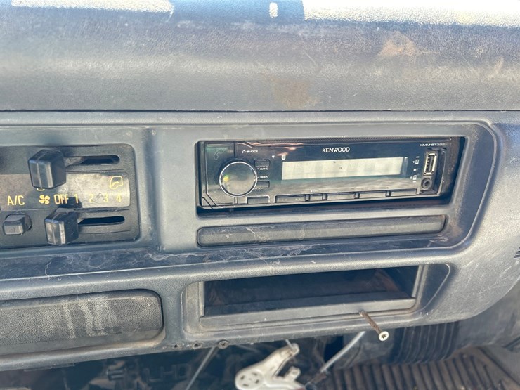 2005-isuzu-nqr-image-53