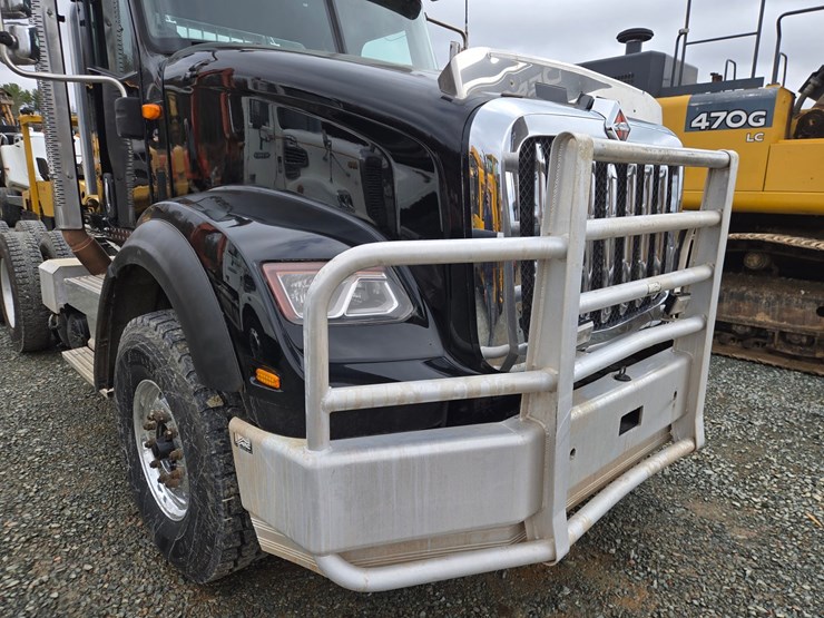 2019-international-hx620-image-11