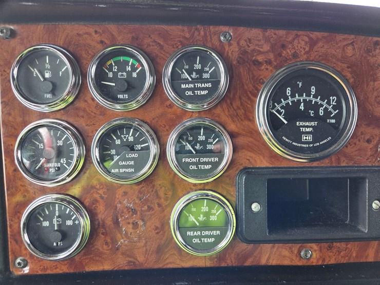 2002-peterbilt-379-image-75