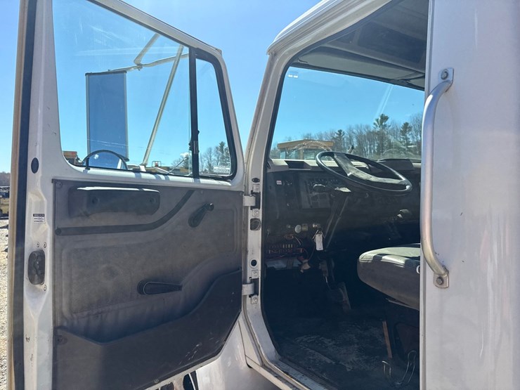 2000-international-4700-image-33