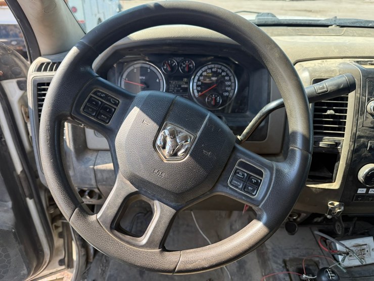 #2047-•-2012-ram-5500-heavy-duty-4x4-service-truck-image-49