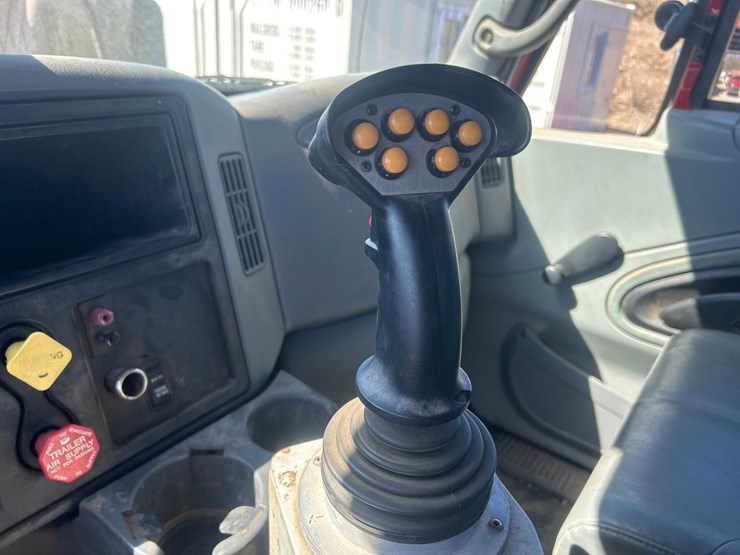 2006-international-7400-image-58