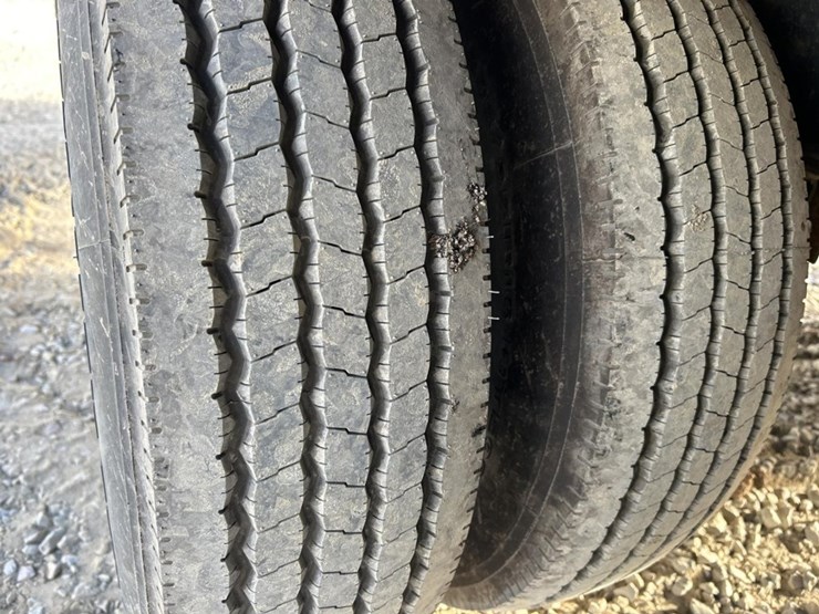 2016-massey-ferguson-8-image-33