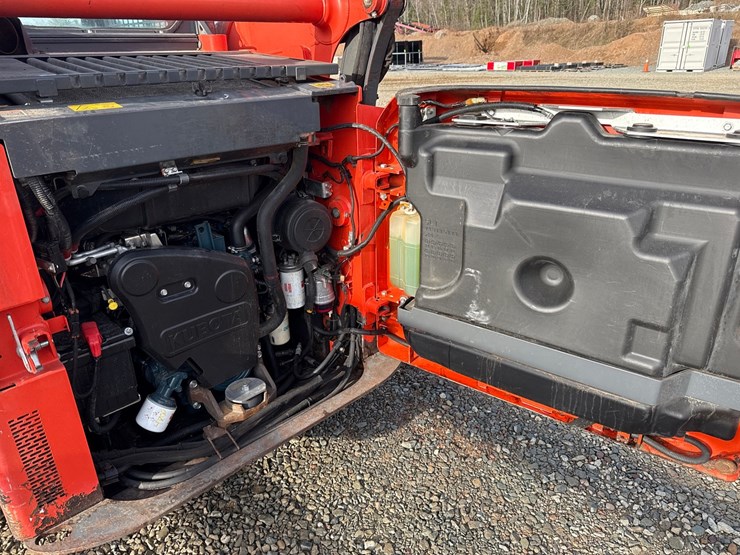 kubota-ssv65-image-22