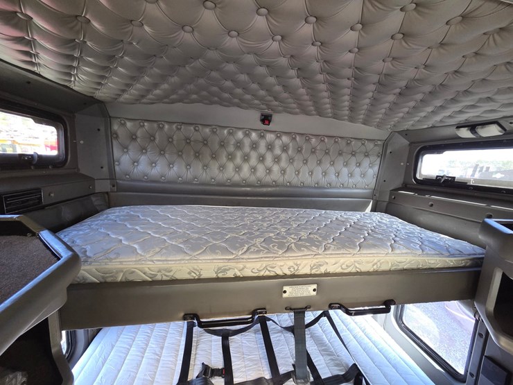 2006-kenworth-w900-image-59