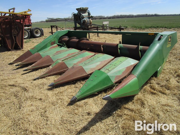 john-deere-653a-image-1