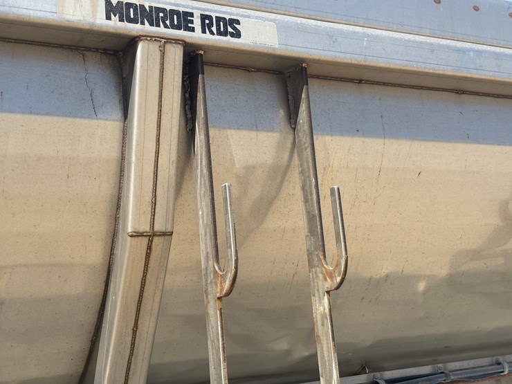 2006-international-7600-image-55