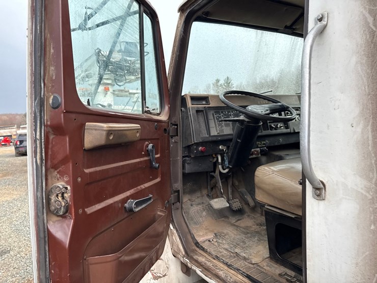 1990-international-4900-image-68