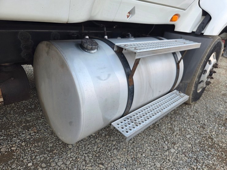 2013-international-prostar-image-16