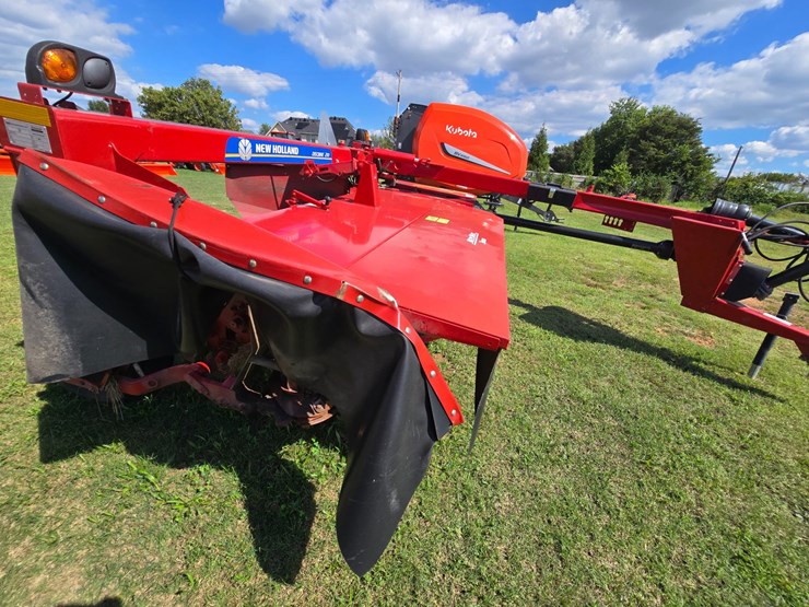 2022-new-holland-210-image-7