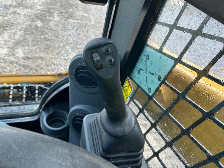 2019-caterpillar-259d3-image-21