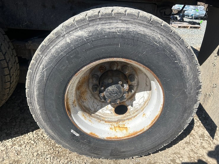 2006-international-7400-image-77