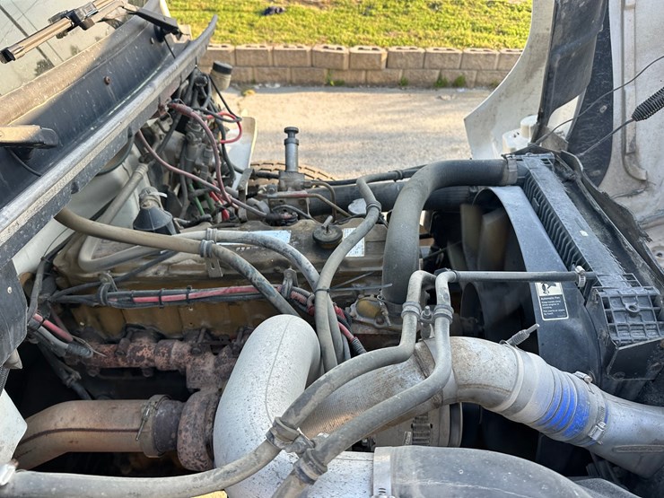 freightliner-fl70-image-55