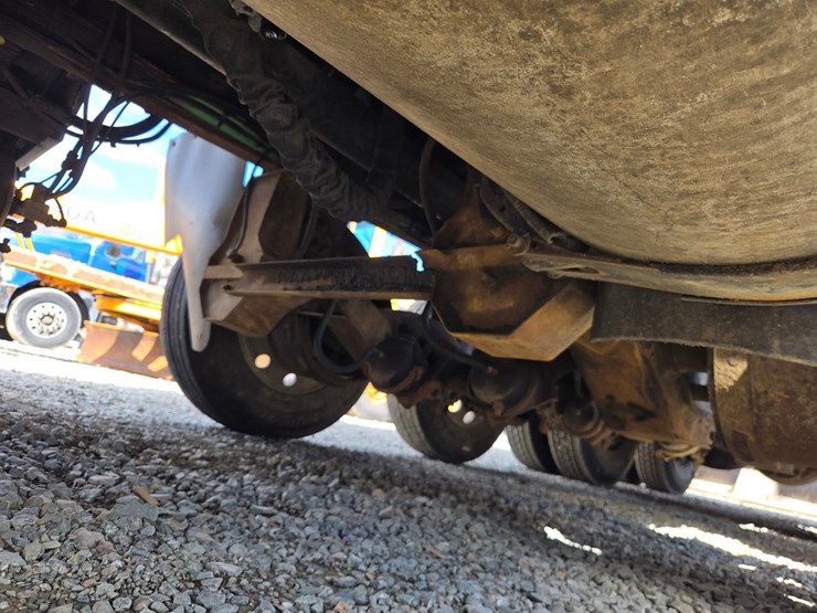 2005-massey-ferguson-8-image-45