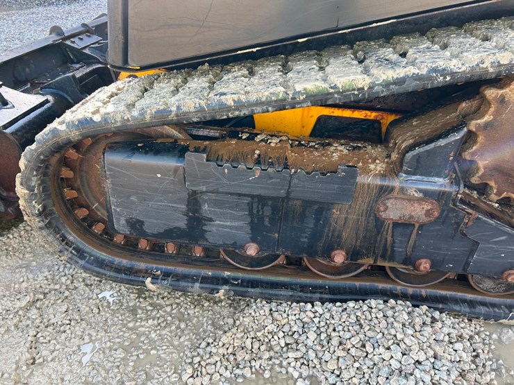 2022-jcb-2ts-7t-image-18