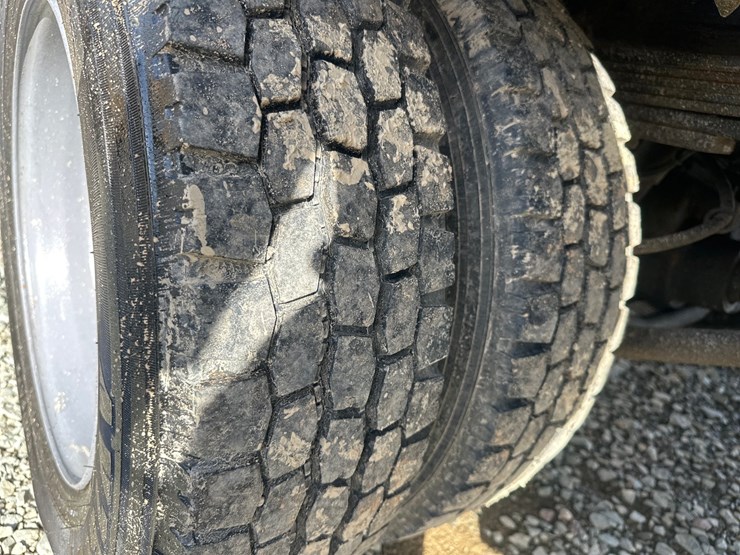 2005-massey-ferguson-8-image-53