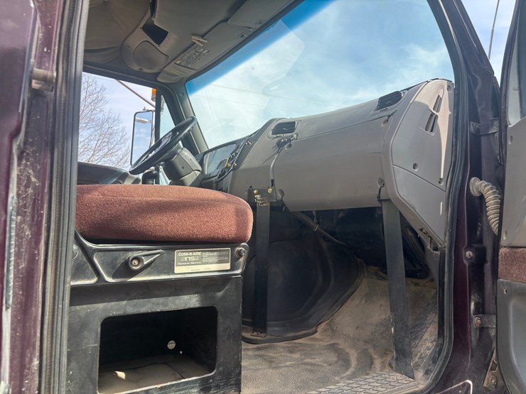 1999-sterling-l9513-image-44