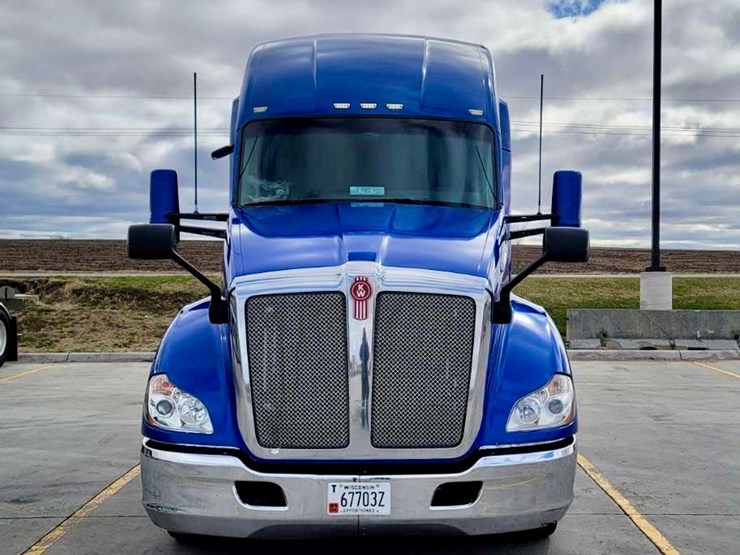 2018-kenworth-t680-image-8