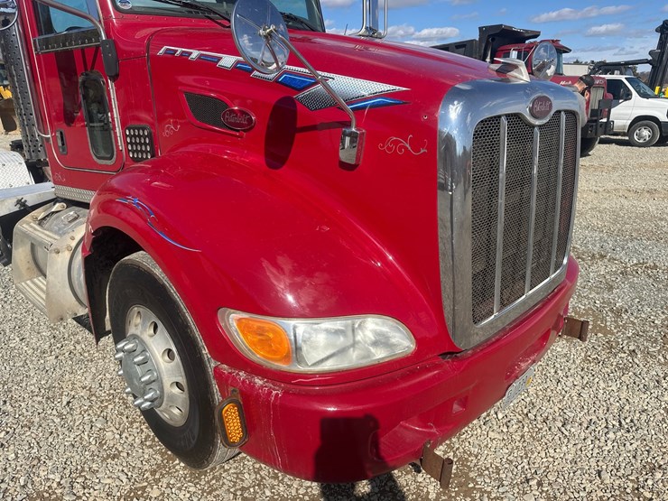 2008-peterbilt-386-image-10