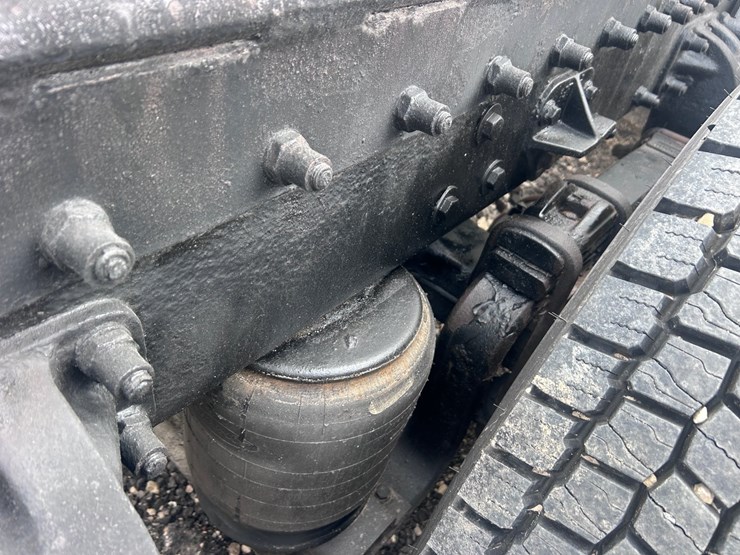 1998-peterbilt-379-image-37