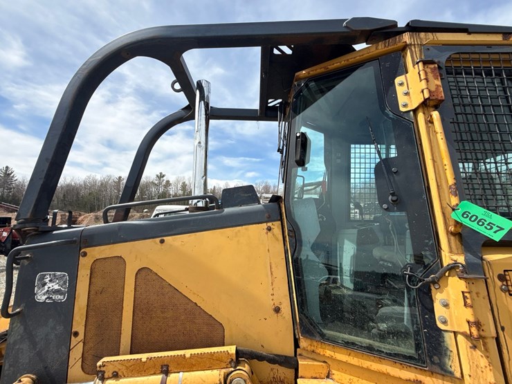 2002-deere-700h-lgp-image-24