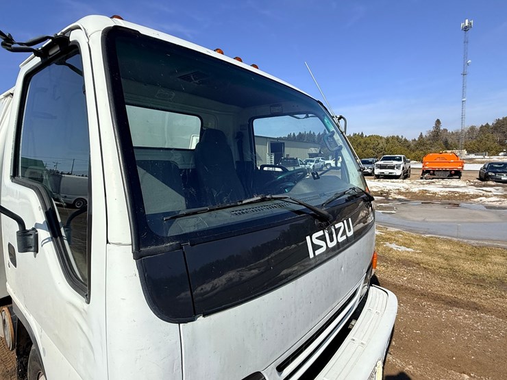 2002-isuzu-npr-image-14