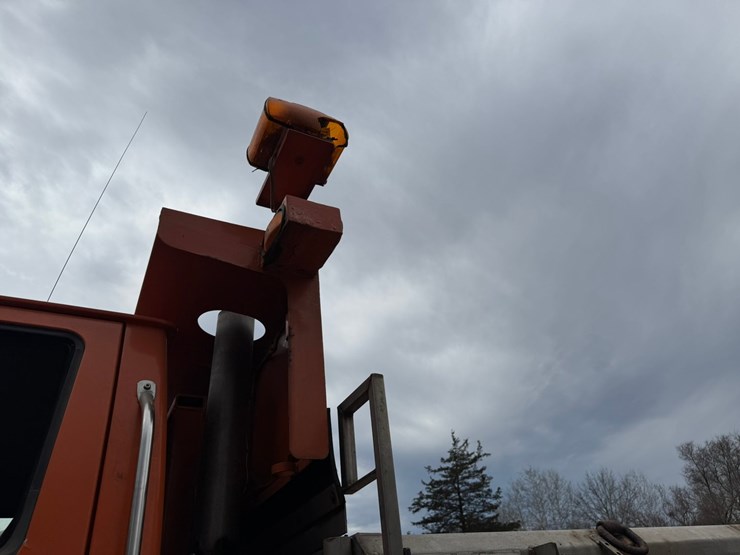 #2168-•-2001-sterling-4x2-snow-plow-truck-image-20