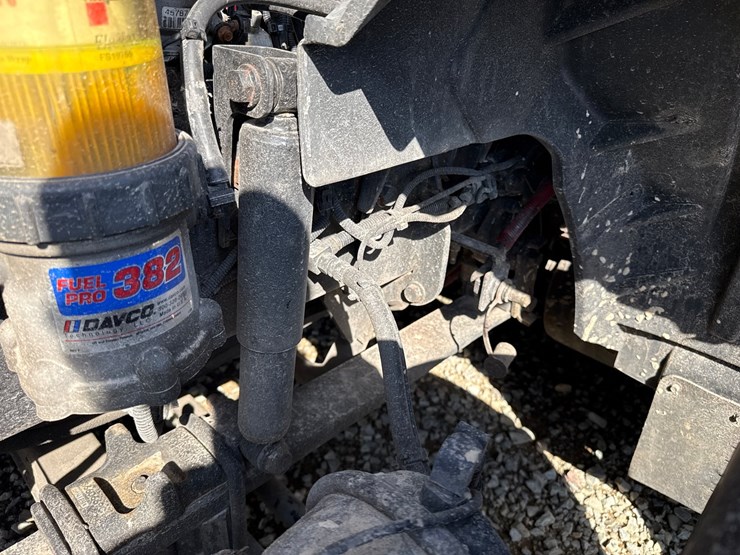 #2199-•-2020-international-a26-sleeper-cab-truck-tractor-image-47