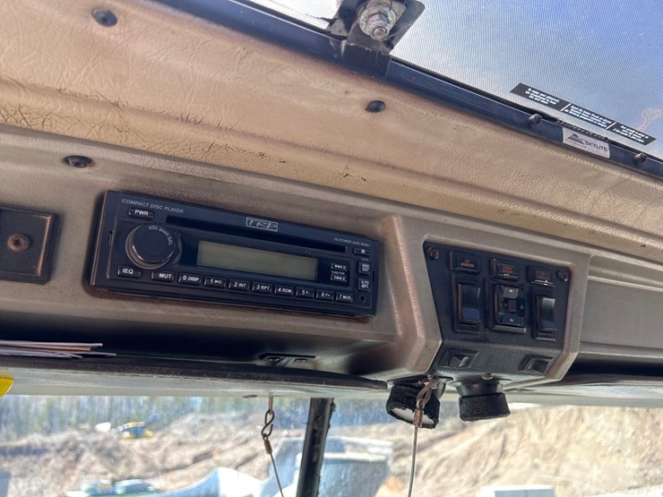 1994-massey-ferguson-8-image-75