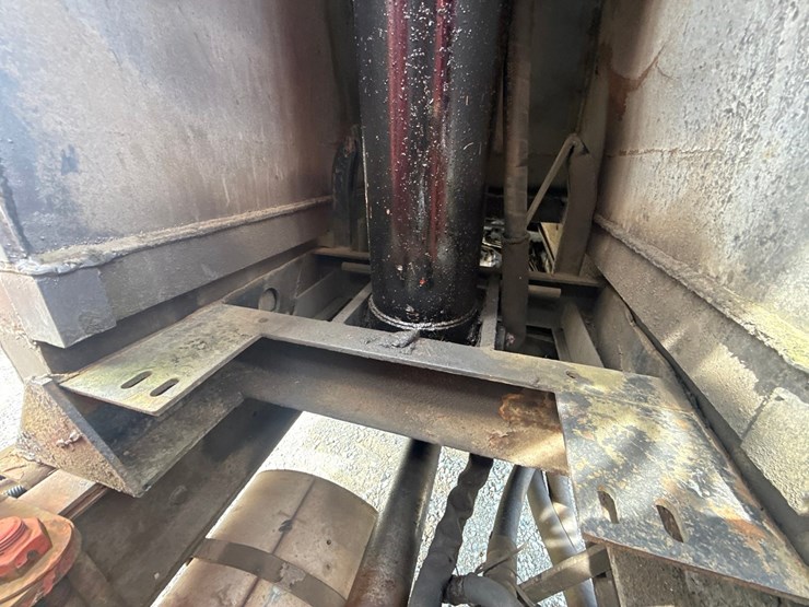 1990-massey-ferguson-8-image-62