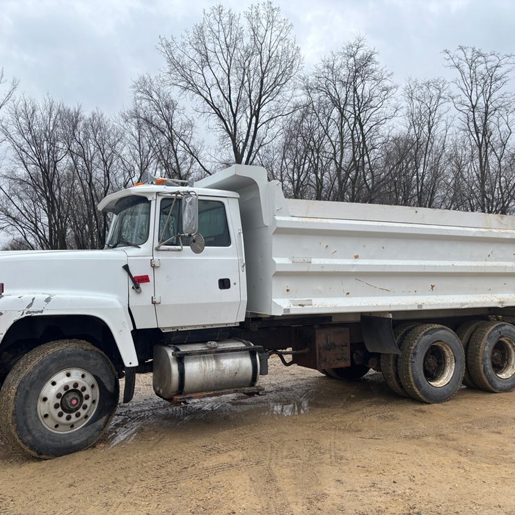 1997 FORD LT8000