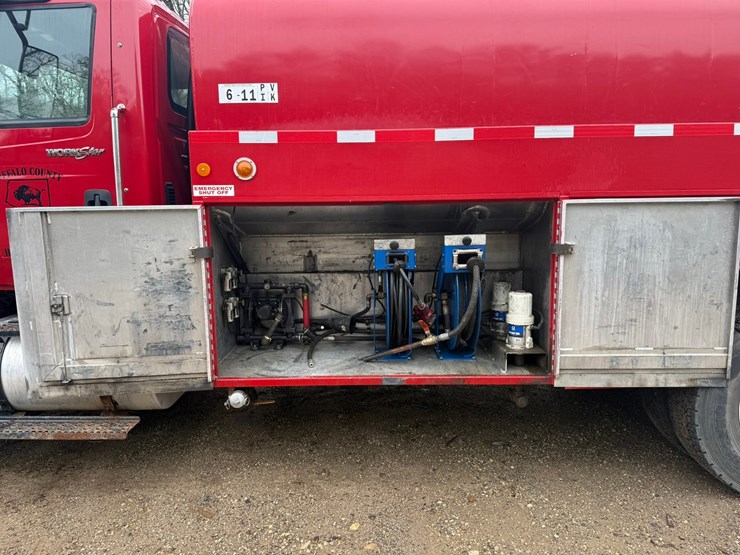 2012-international-7400-image-25