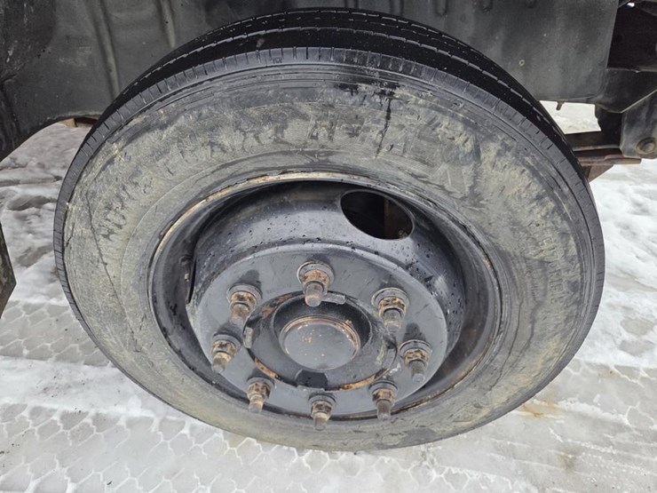 2005-massey-ferguson-8-image-55