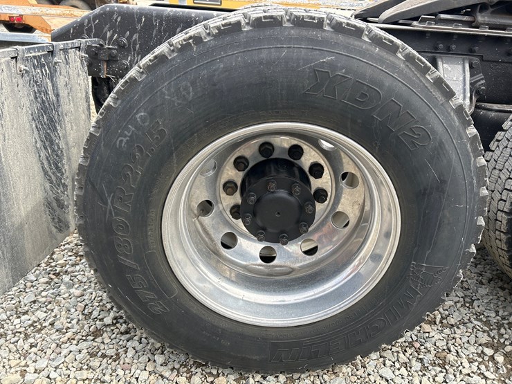 2015-kenworth-t680-image-81