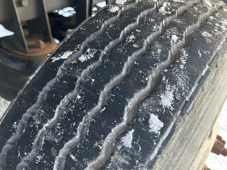 2005-international-7600-image-80