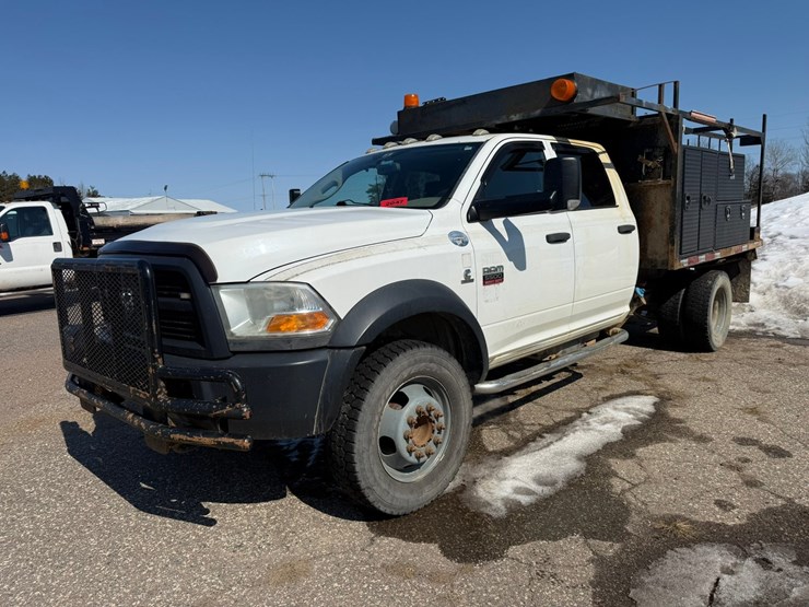 #2047-•-2012-ram-5500-heavy-duty-4x4-service-truck-image-1