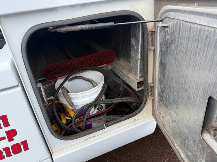 2018-ford-f550-image-39