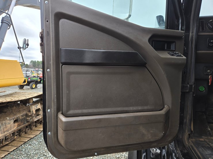 2019-international-hx620-image-58