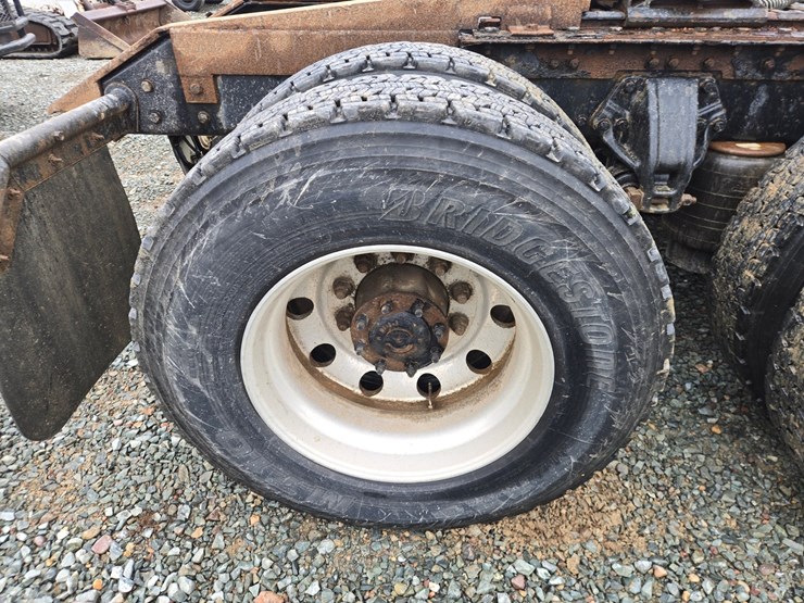 2017-kenworth-t680-image-95