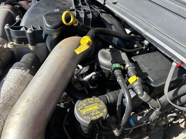 2011-ford-f550-image-52