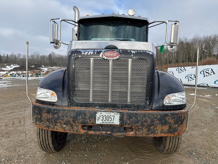 2015-peterbilt-337-image-8