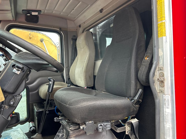 2005-peterbilt-357-image-72