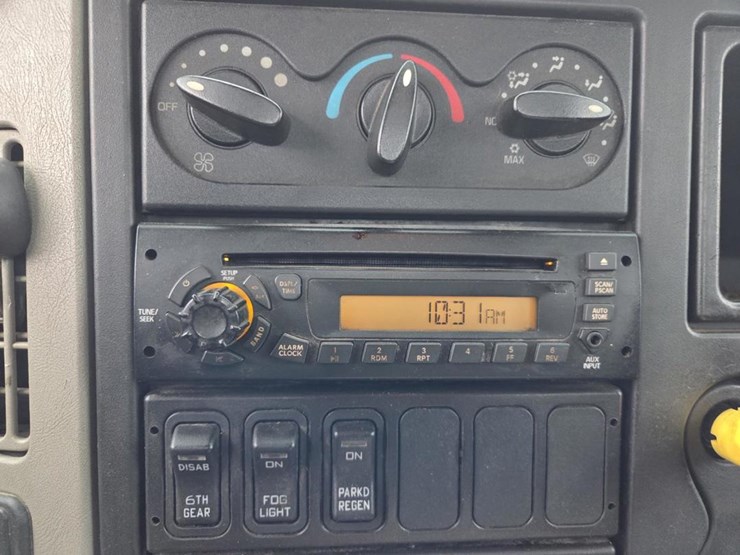 2013-international-durastar-4300-image-79