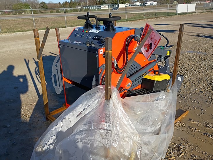 #l19-011-•-2026-tpm-t460-mini-skid-steer-image-4