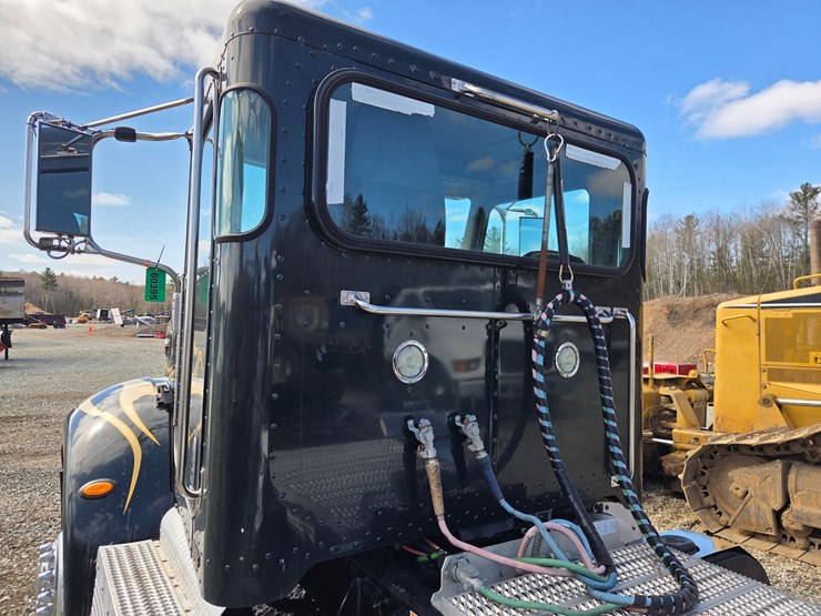 2013-peterbilt-337-image-20