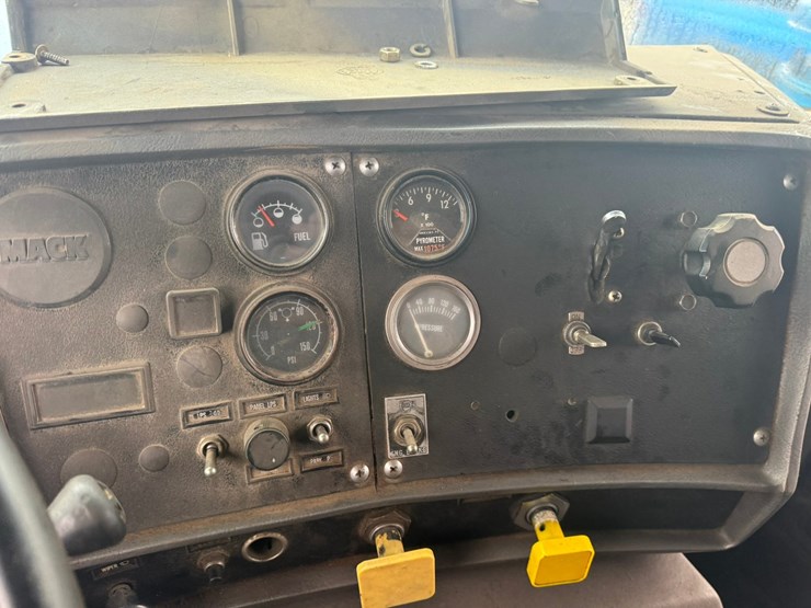 mack-rd686s-image-44