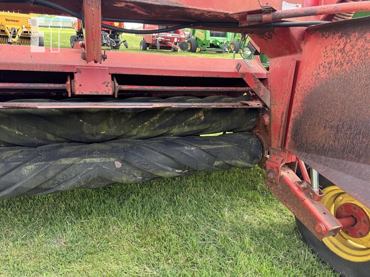 new-holland-1411-image-11