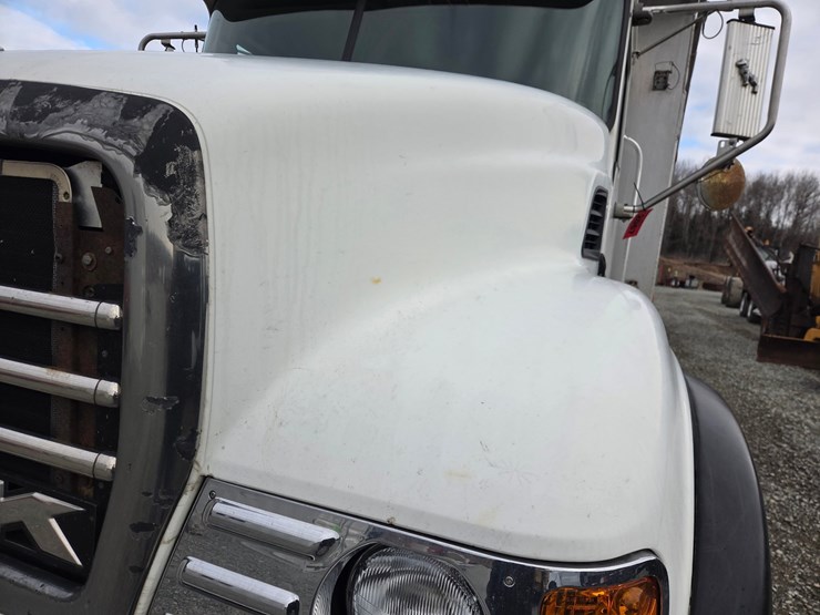 2006-massey-ferguson-8-image-12