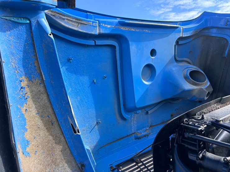 #1680-•-2003-freightliner-day-cab-truck-tractor-image-35