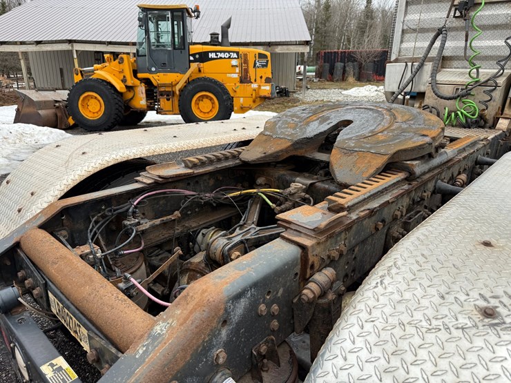 2020-kenworth-t800-image-45